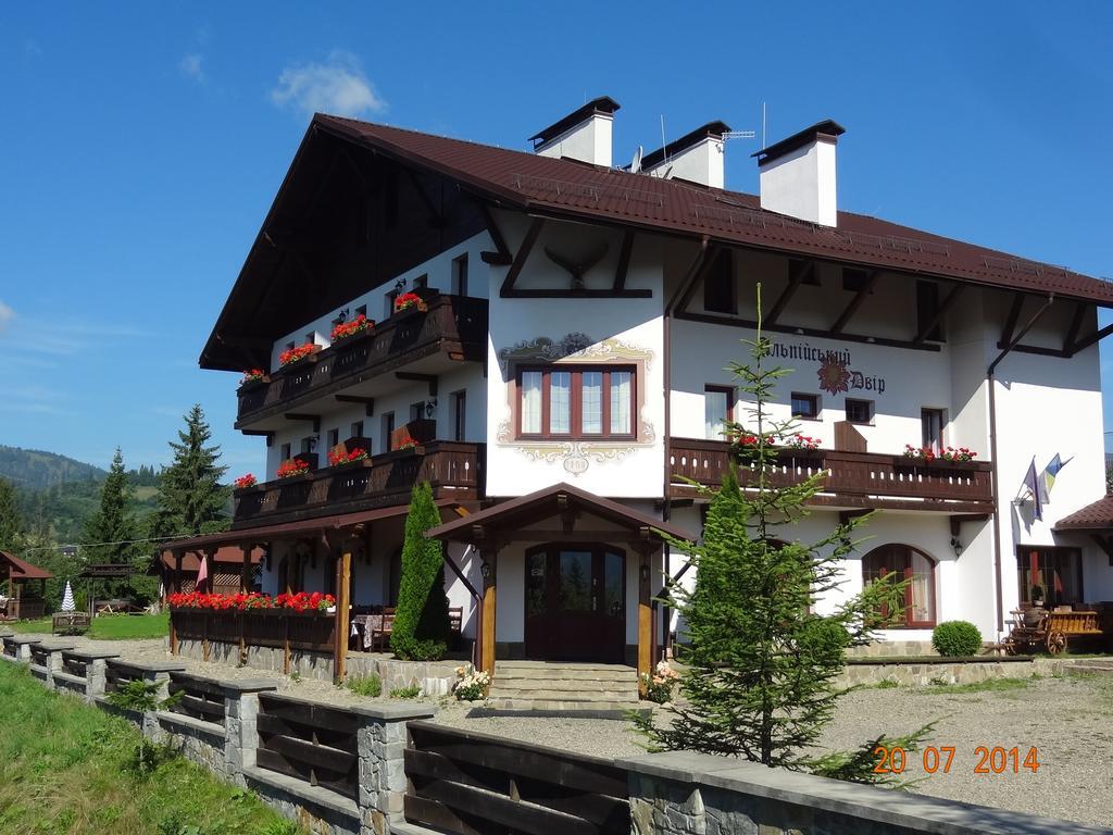 Hotel Alpenhof Pansion Slavske Esterno foto