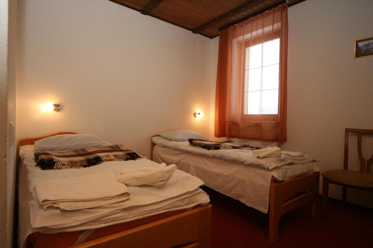 Hotel Alpenhof Pansion Slavske Esterno foto