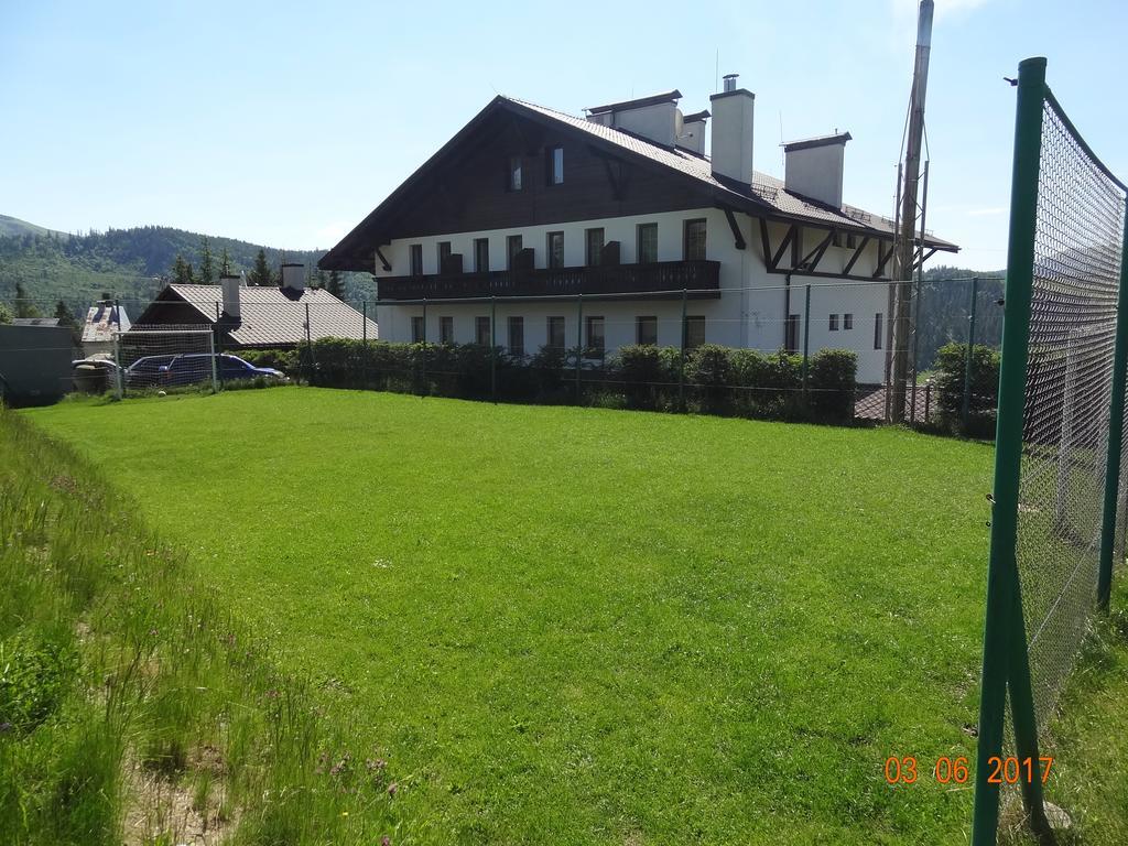Hotel Alpenhof Pansion Slavske Esterno foto