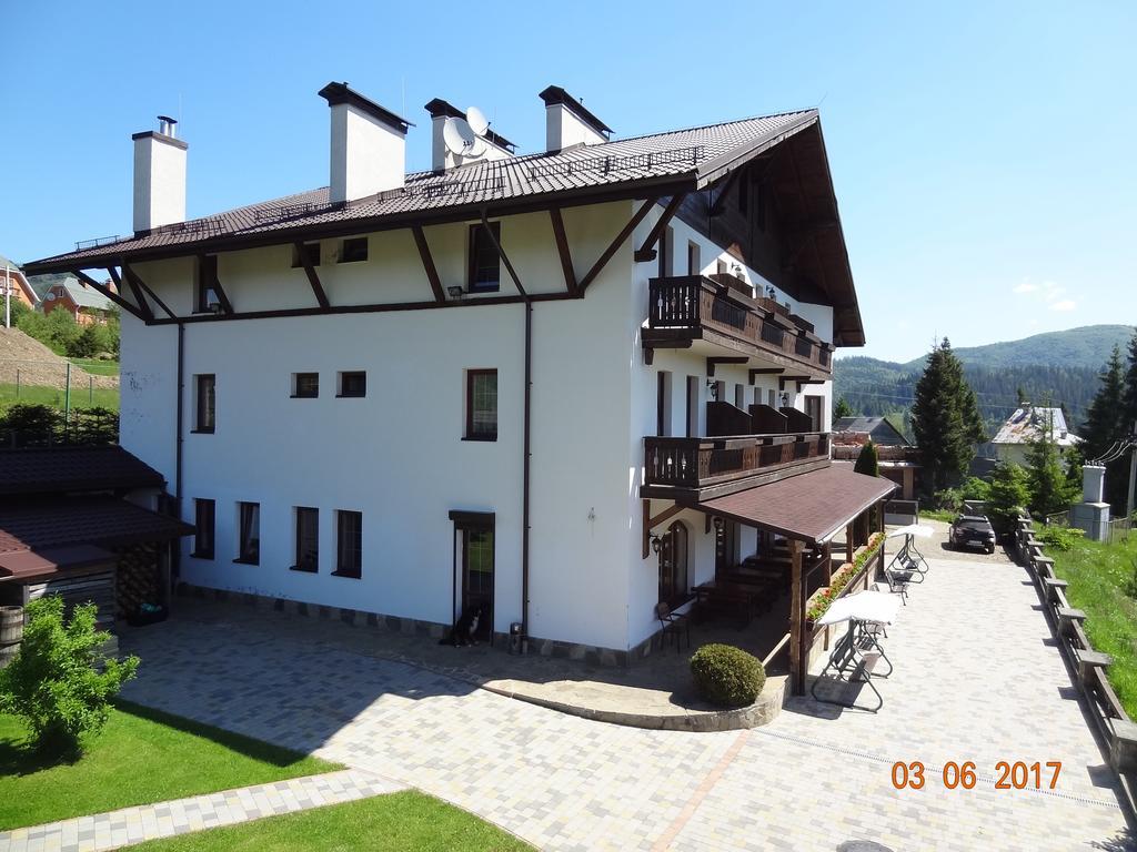 Hotel Alpenhof Pansion Slavske Esterno foto
